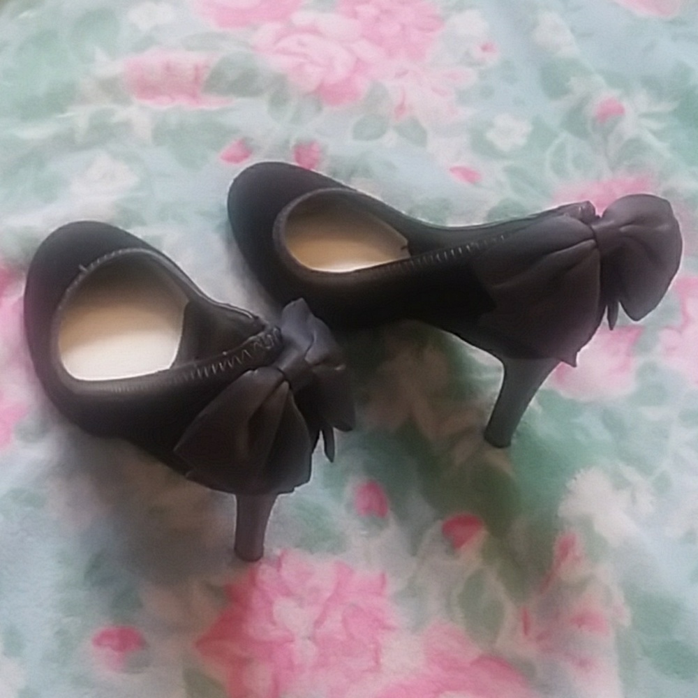 LelaRose bow high heels